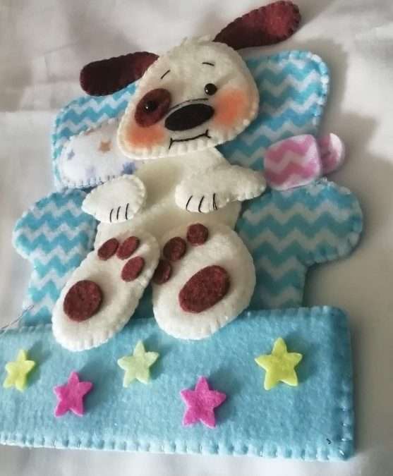 Perrito en Sofá en Paño Lency