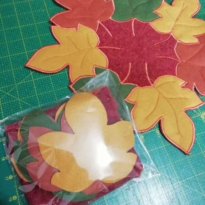 Carpeta de Hojas con Pie de Aplique