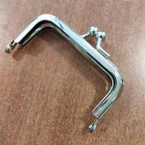 Broche Metálico Liso Pequeño