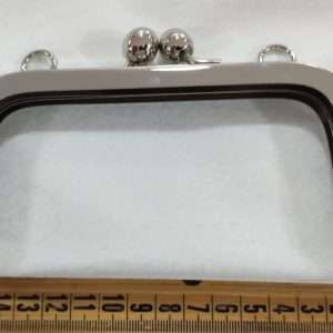 Broche Metálico Mediano